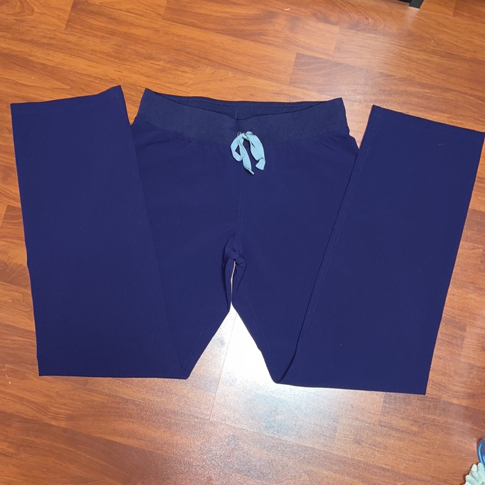 EUC Figs Livingston scrub pants in limited edition color “ Plum Purple “. XS.